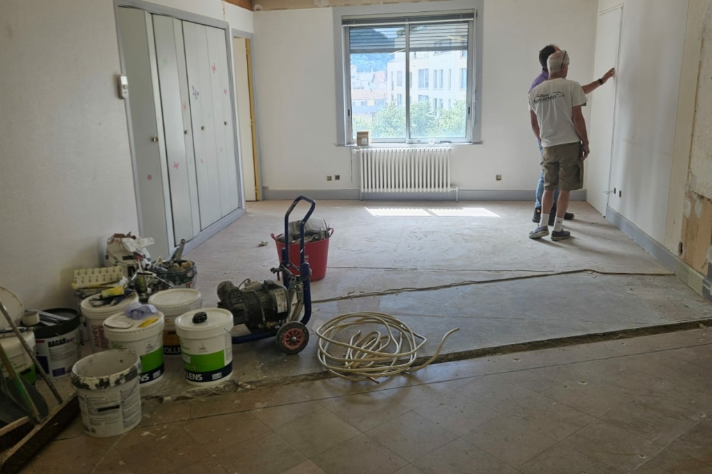 Photographie des travaux de rénovation dans les futurs locaux d'INTERMED situés au 2 rue de l'Industrie à Besançon
