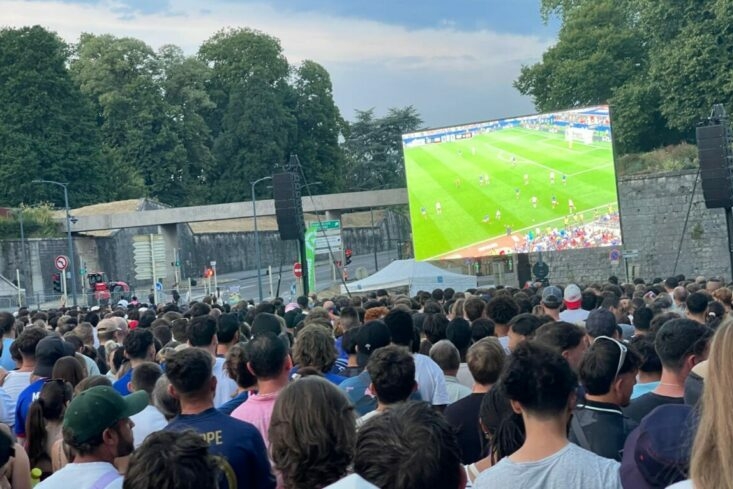 Photographie de la Fanzone localis&eacute;e au parking Battant (Besan&ccedil;on) &agrave; l'occasion de la Coupe du Monde 2026